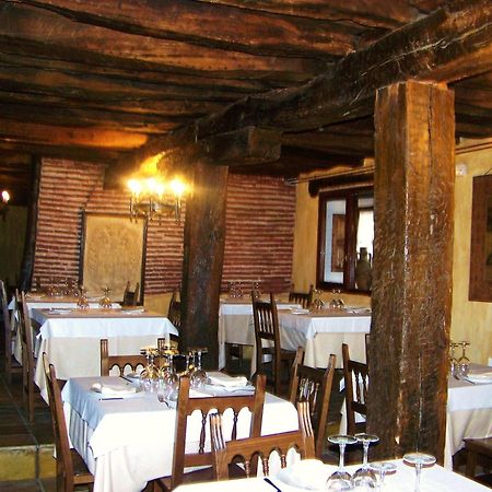Palacio De Los Alvarado En Las Merindades El Ribero Bagian luar foto