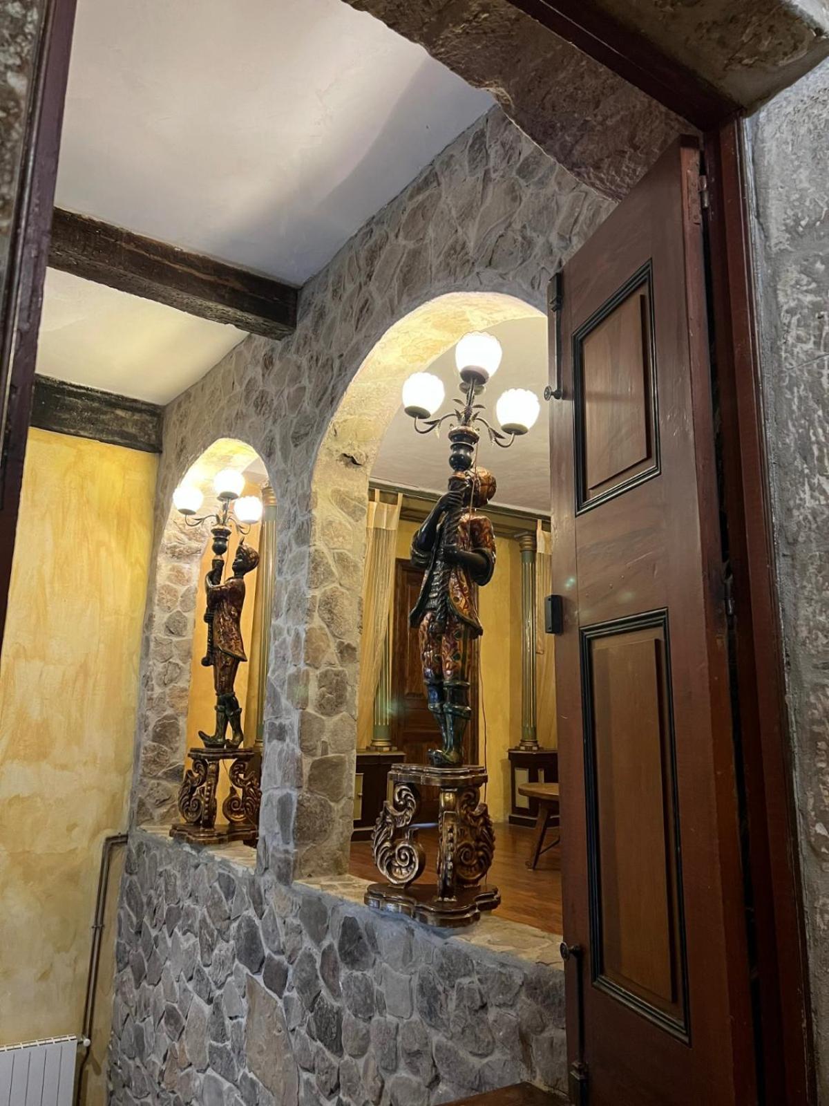 Palacio De Los Alvarado En Las Merindades El Ribero Bagian luar foto