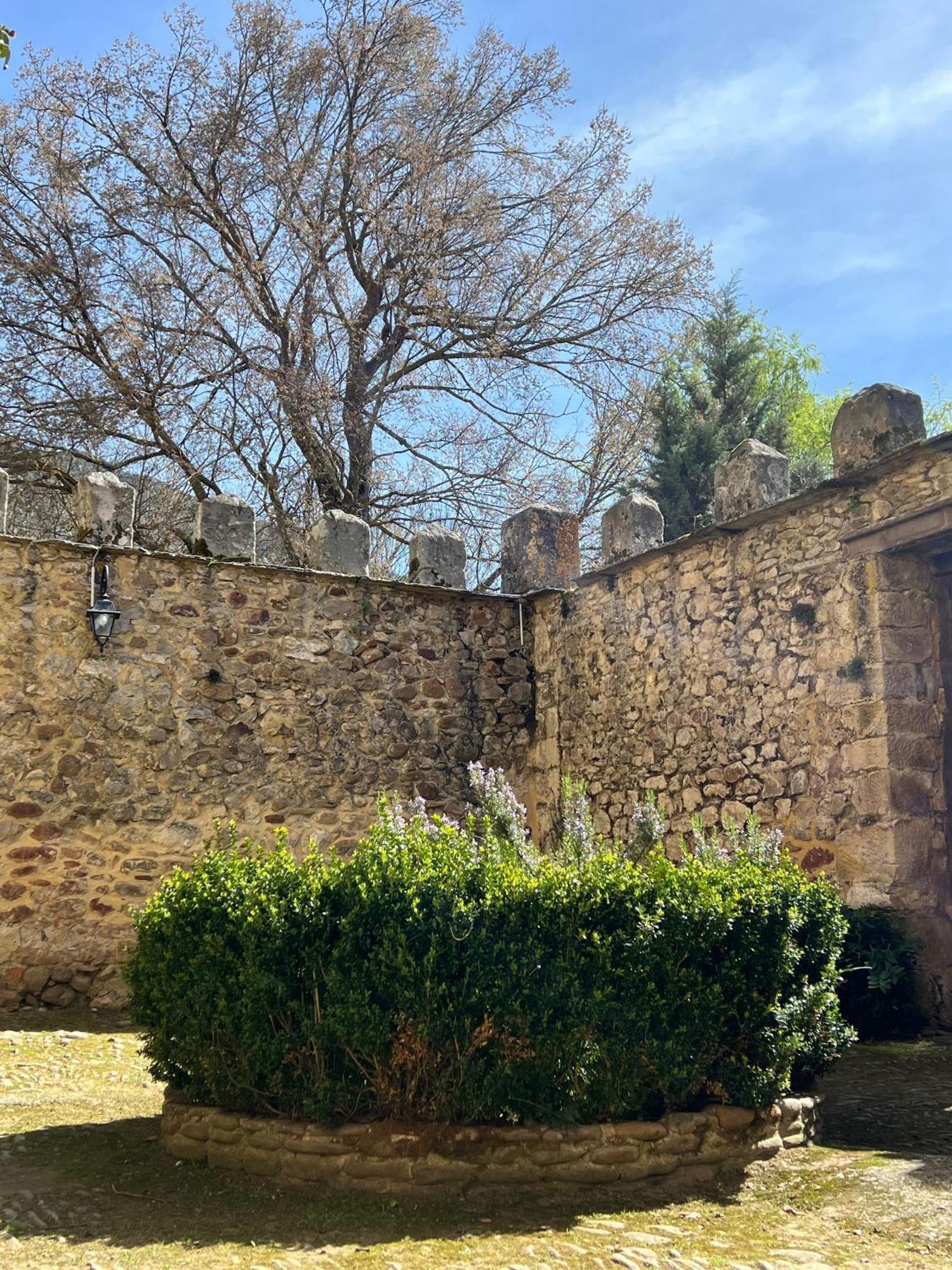 Palacio De Los Alvarado En Las Merindades El Ribero Bagian luar foto