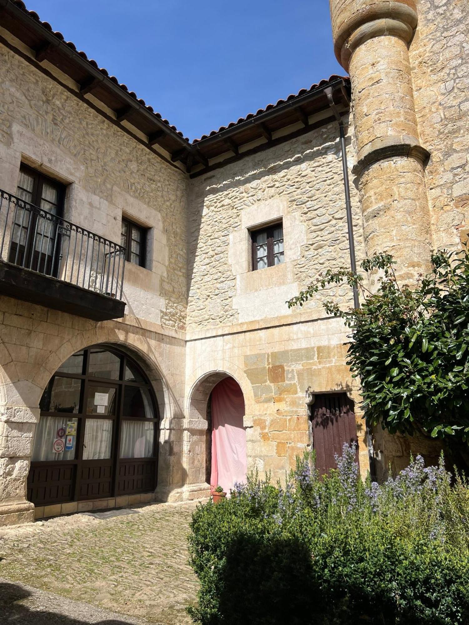 Palacio De Los Alvarado En Las Merindades El Ribero Bagian luar foto