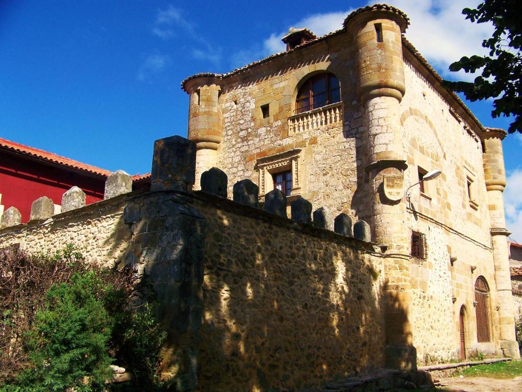 Palacio De Los Alvarado En Las Merindades El Ribero Bagian luar foto