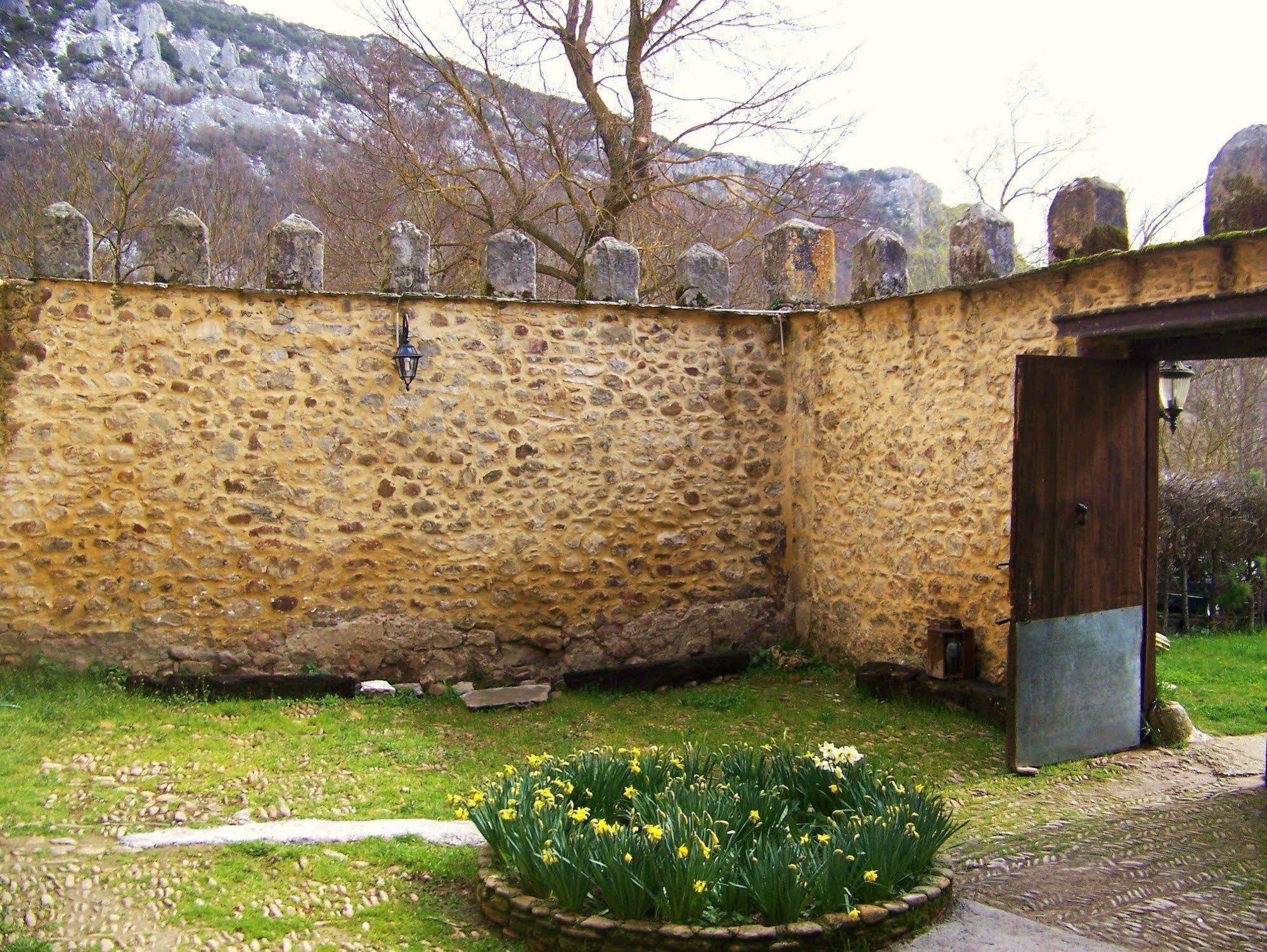 Palacio De Los Alvarado En Las Merindades El Ribero Bagian luar foto
